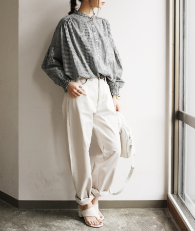 【美品】　パラスパレス　セミワイド　ストレート　パンツ センタープレスワイドストレートパンツ（しわになりにくい